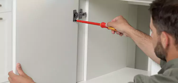 Screen Door Hinge Repair Montreal