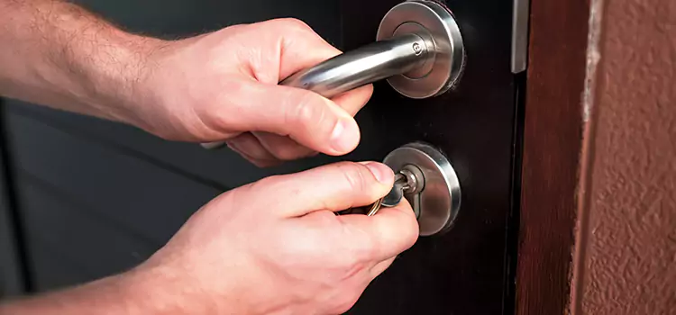 Door Closer Repair & Installation Montreal